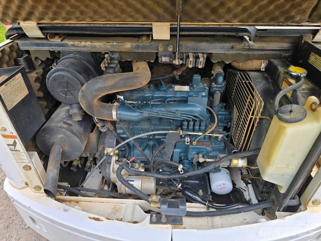 Bobcat X 331 حفارات صغيرة أقل من 7 طن (حفارات صغيرة)