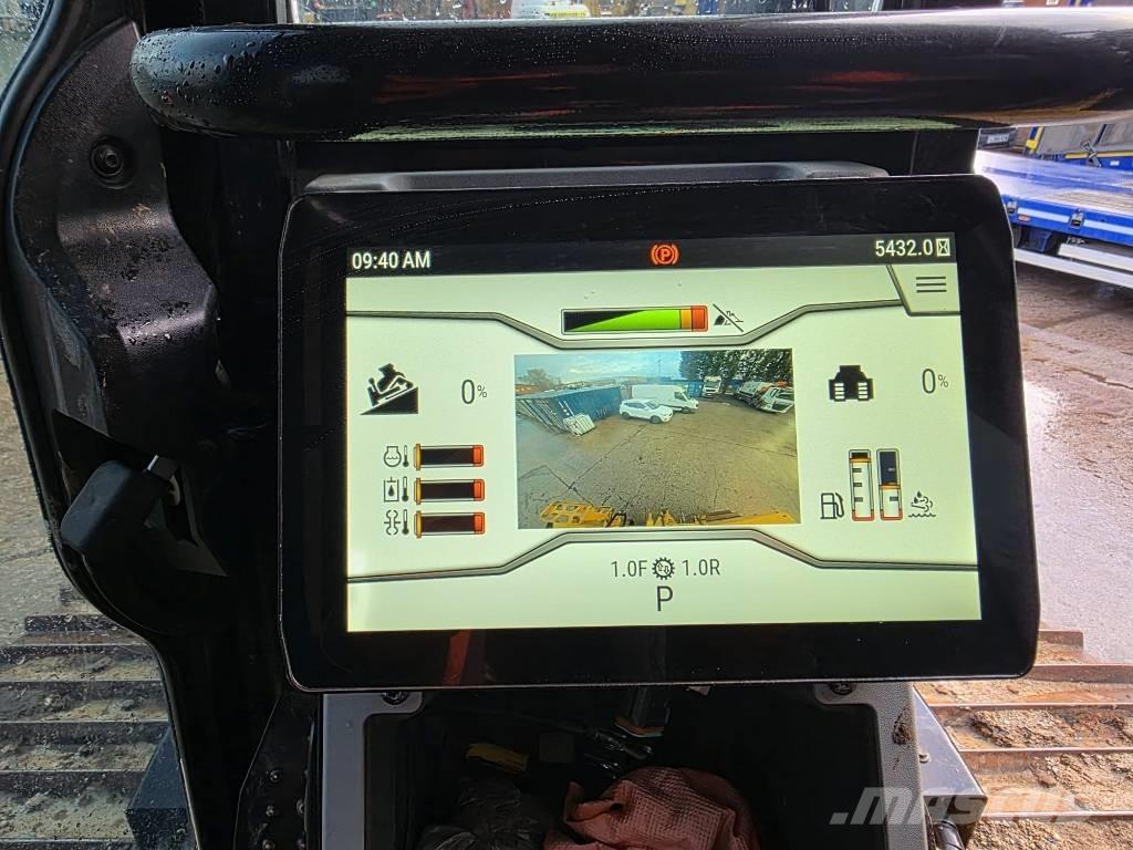 CAT D 5 LGP بلدوزرات مجنزرة