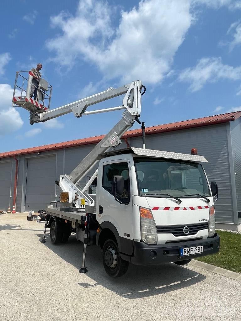 Nissan Cabstar المنصات الهوائية المثبتة على شاحنة