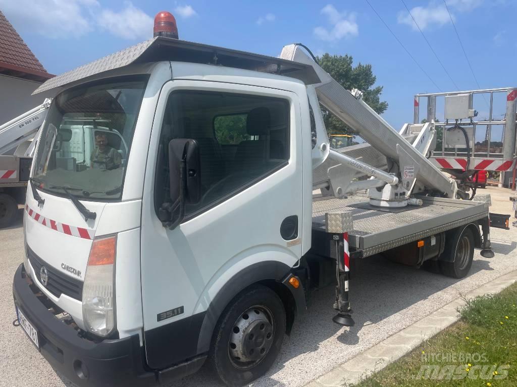 Nissan Cabstar المنصات الهوائية المثبتة على شاحنة