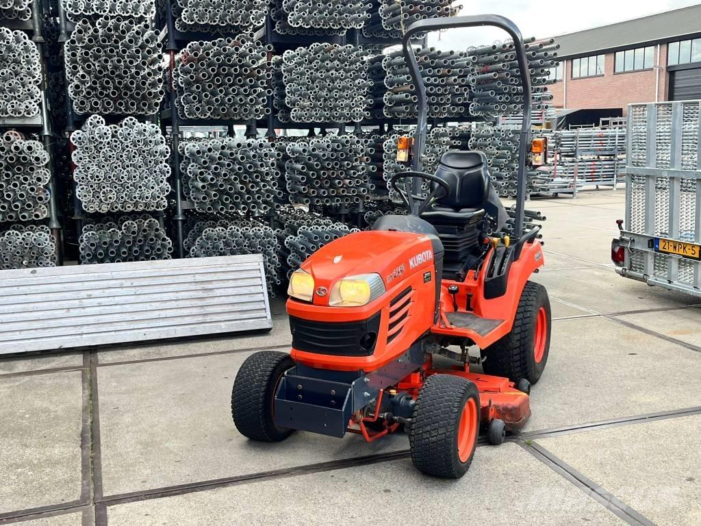 Kubota BX 2350 جرارات مدمجة