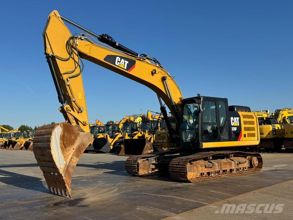 CAT 326FL حفارات زحافة