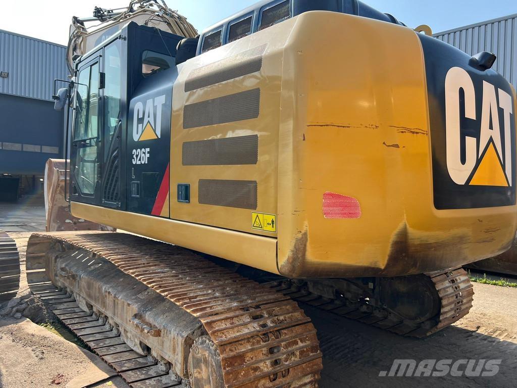 CAT 326FL حفارات زحافة