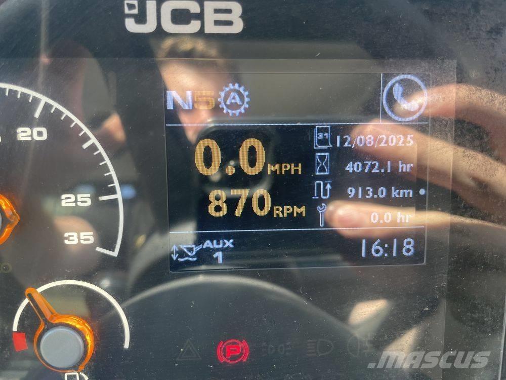 JCB TM 320 S معدات مناولة لأغراض الزراعة