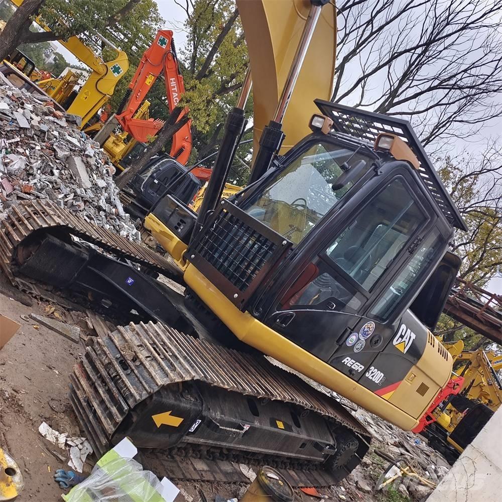 CAT 336 D حفارات زحافة