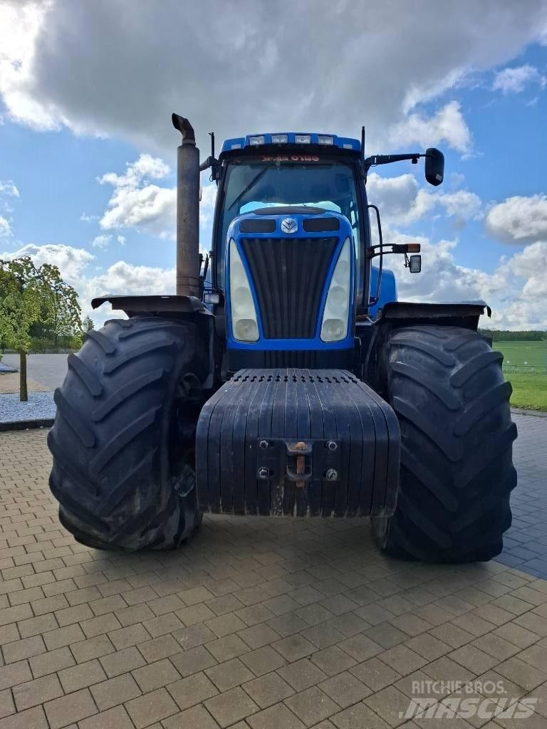 New Holland T 8050 الجرارات