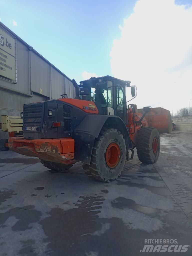 Hitachi ZW 220-6 حفارات بعجل