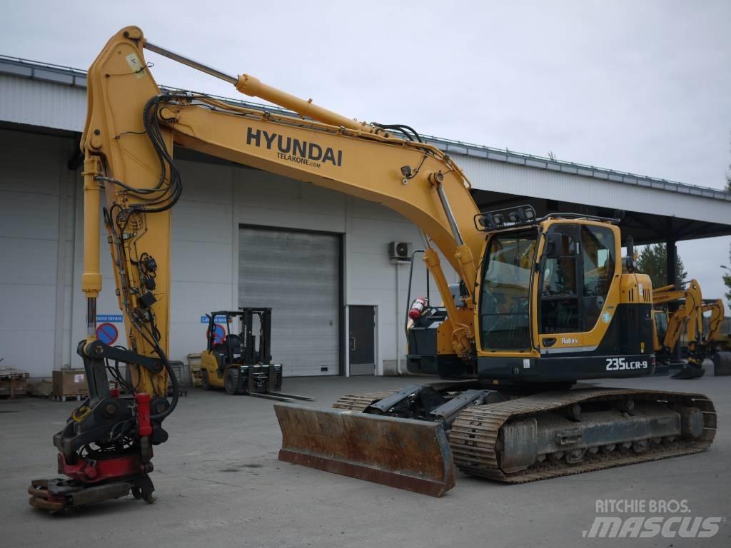 Hyundai R 235 LCRD-9 حفارات زحافة