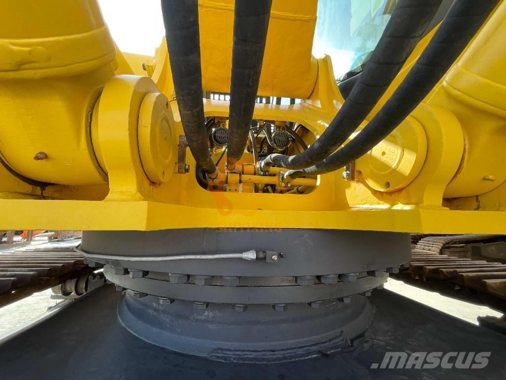 Komatsu PC 450 LC-8 حفارات زحافة