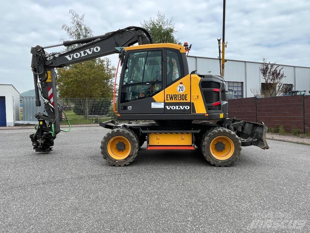 Volvo EWR 130 E حفارات بعجل