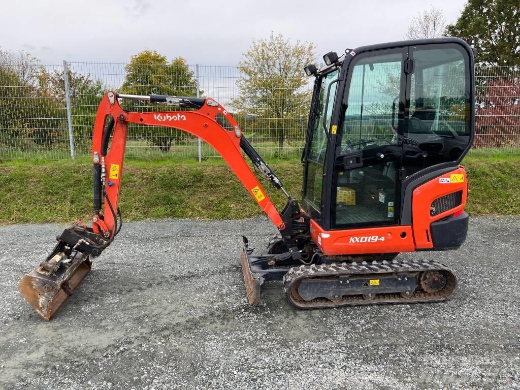 Kubota KX019-4 حفارات زحافة