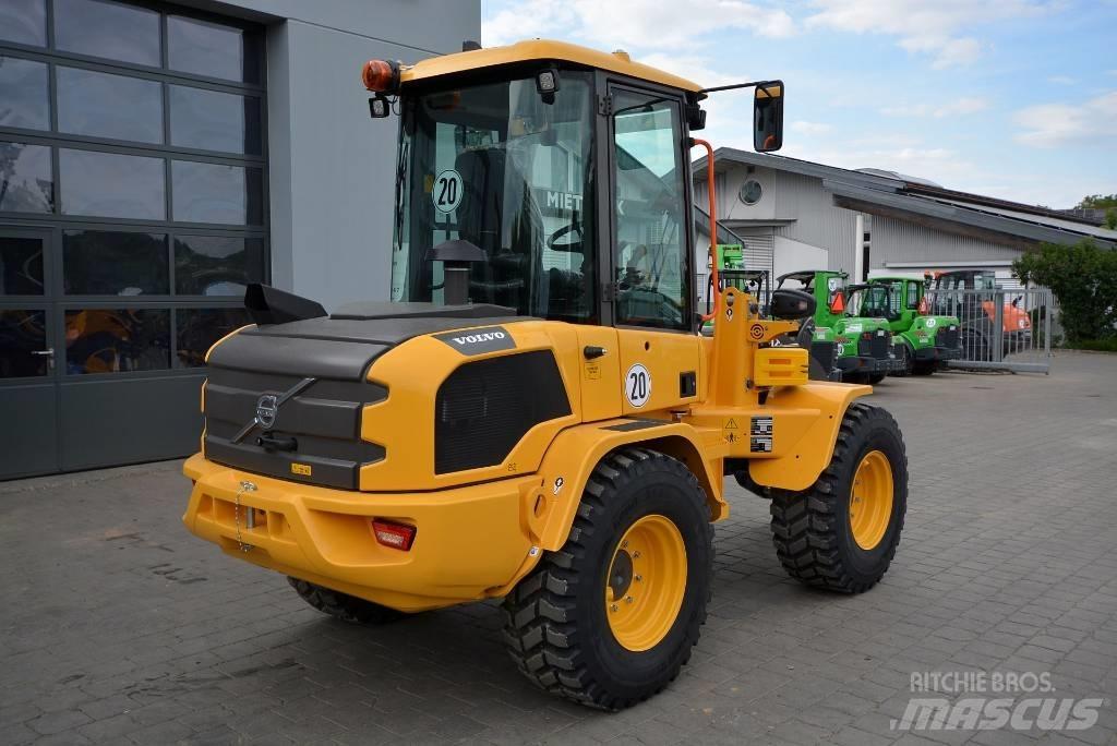 Volvo L 35 H لوادر بعجل