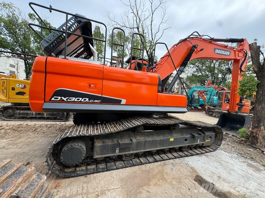 Doosan DX 300 حفارات زحافة