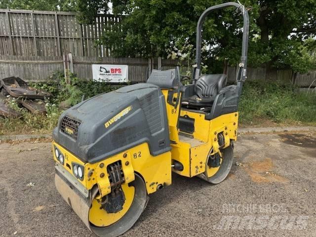 Bomag BW 80 AD-5 مداحل ثنائية الاسطوانة
