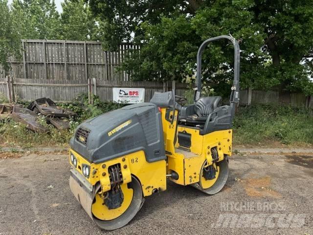 Bomag BW 80 AD-5 مداحل ثنائية الاسطوانة