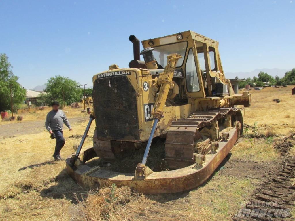 CAT D8K بلدوزرات مجنزرة