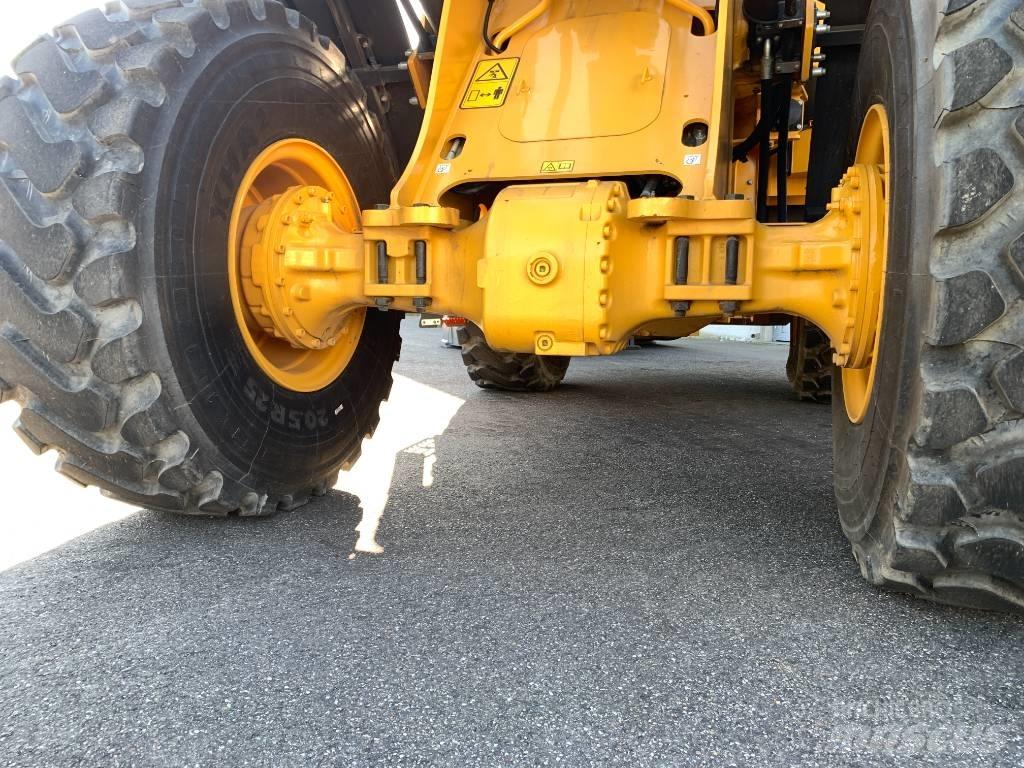 Volvo L 90 H لوادر بعجل