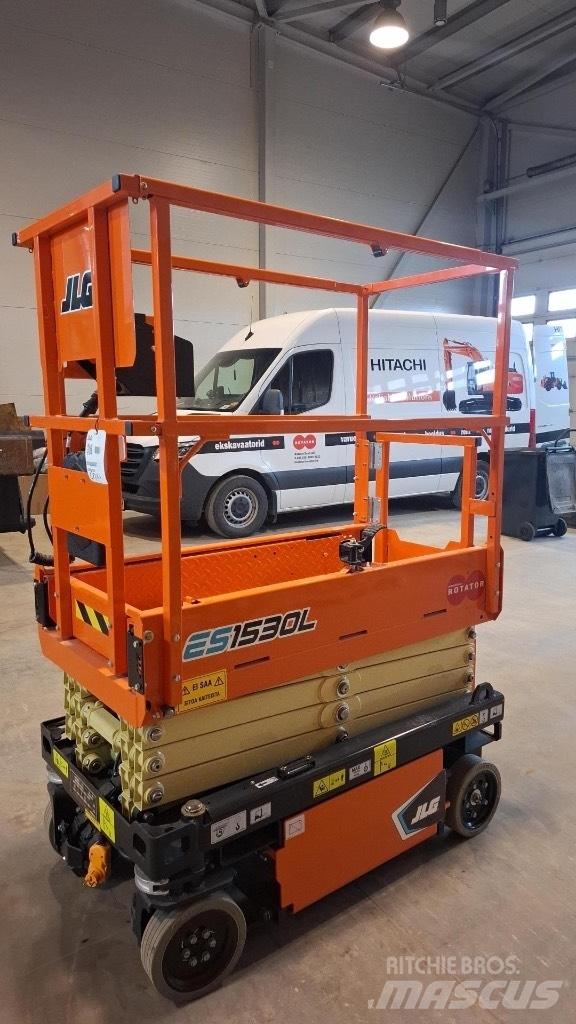 JLG ES 1530 L رافعات مقصية الشكل