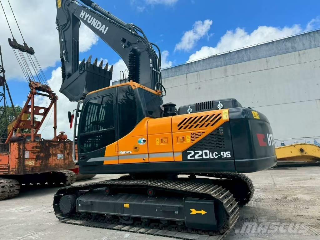 Hyundai r220lc-9s حفارات وسط 7 طن - 12 طن