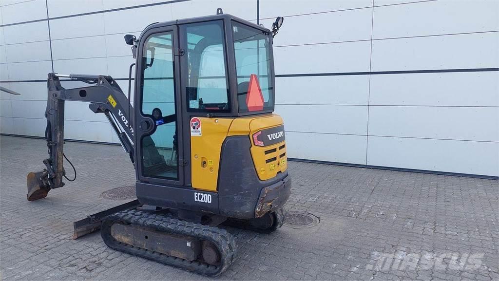 Volvo EC20D حفارات بعجل