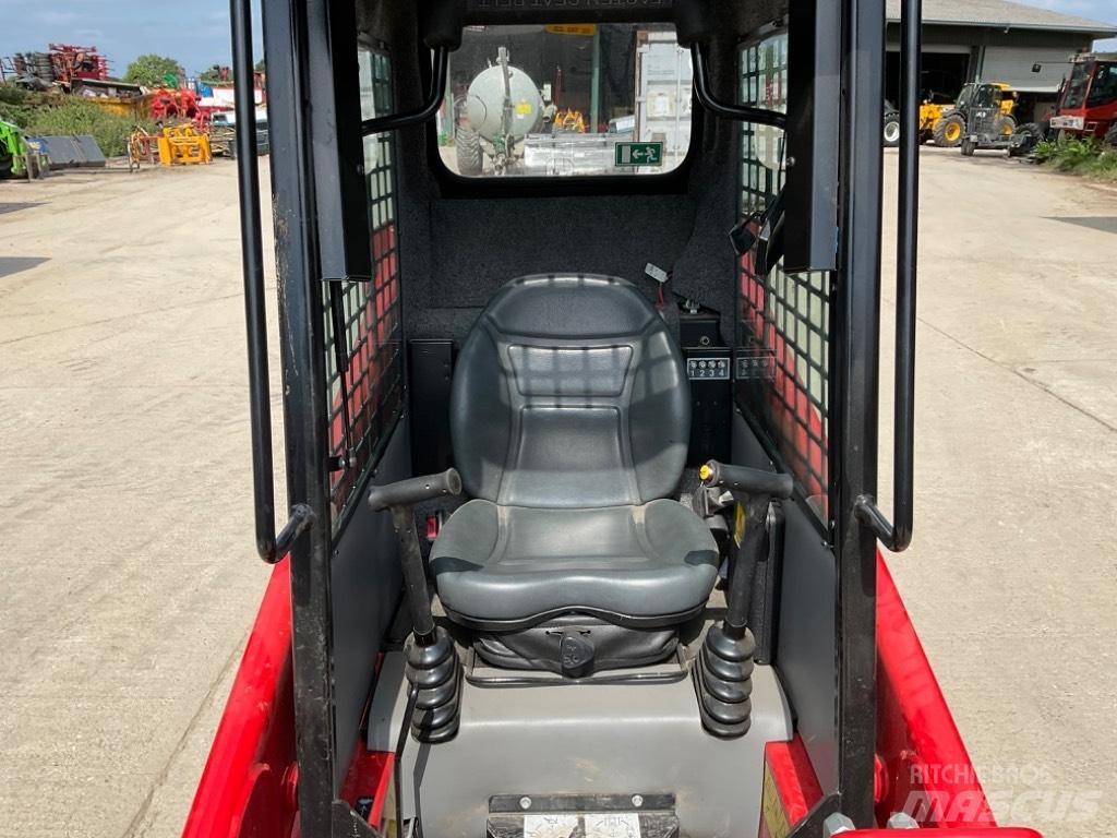 Manitou 850R لوادر انزلاقية التوجيه