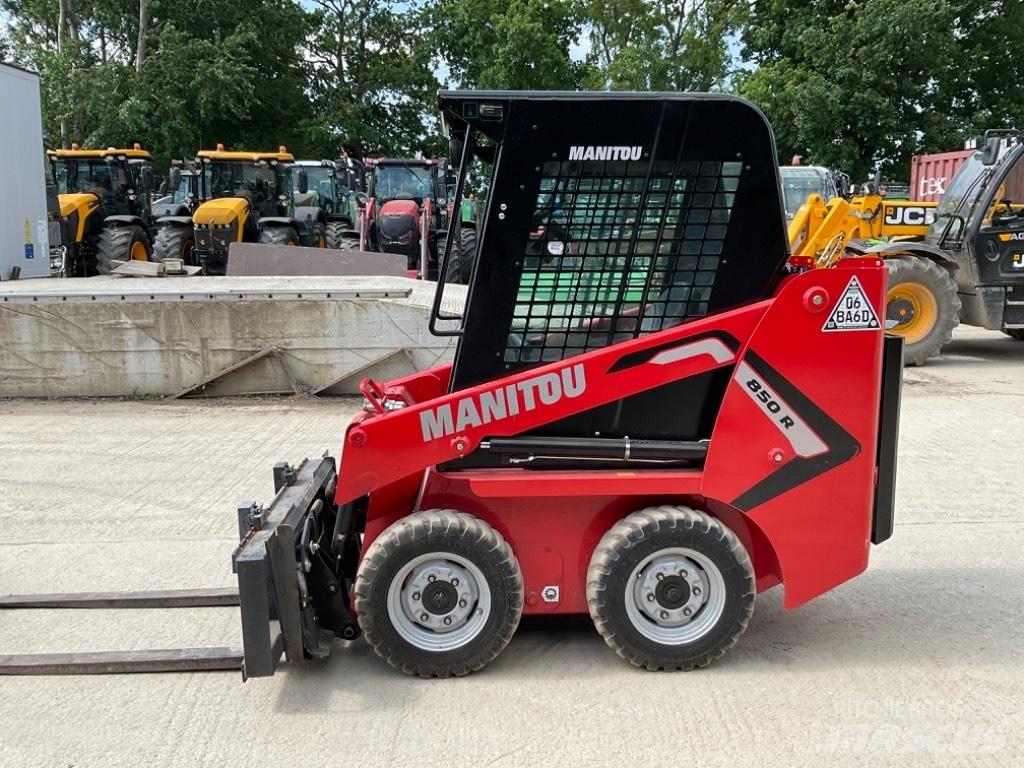 Manitou 850R لوادر انزلاقية التوجيه