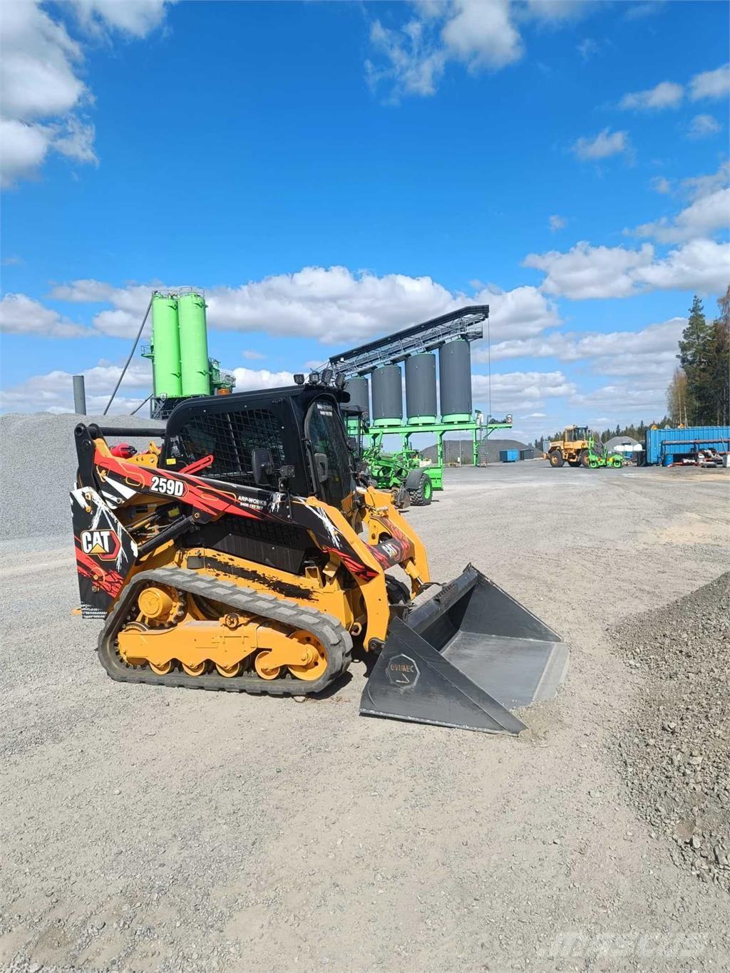 CAT 259D لوادر انزلاقية التوجيه