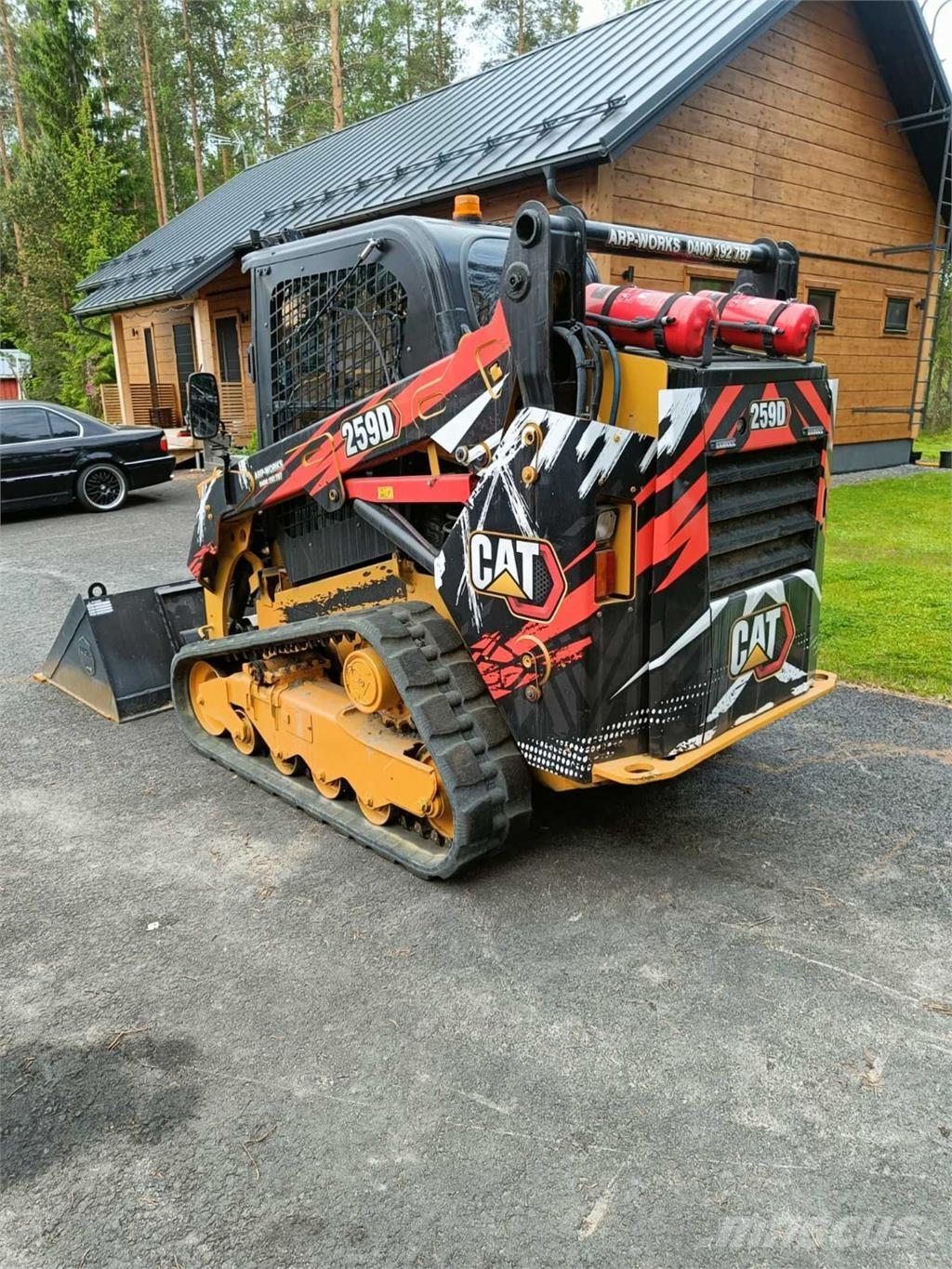 CAT 259D لوادر انزلاقية التوجيه