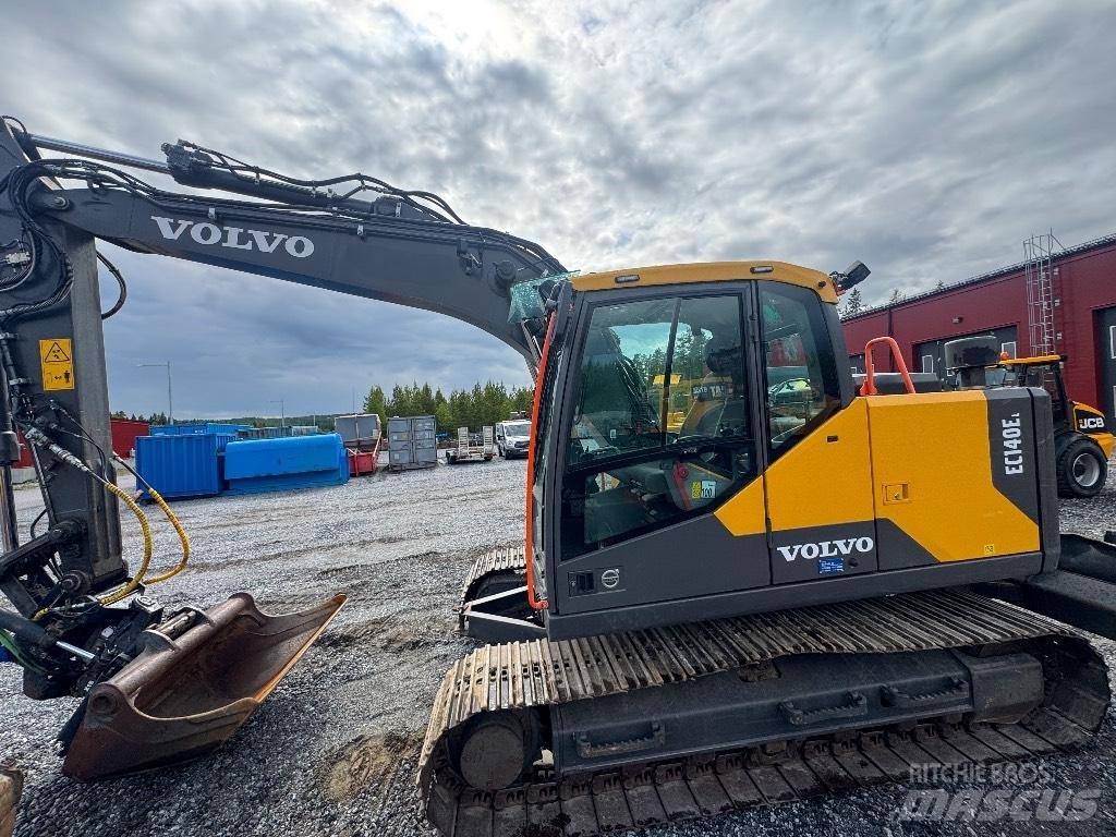 Volvo EC 140 EL حفارات زحافة