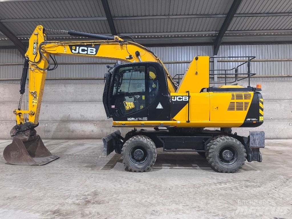 JCB JS 160 W حفارات بعجل