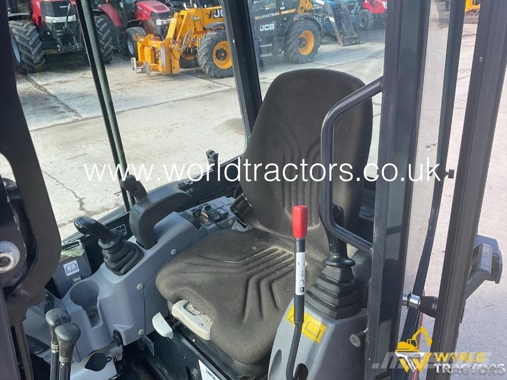 Kubota U 27-4 حفارات صغيرة أقل من 7 طن (حفارات صغيرة)