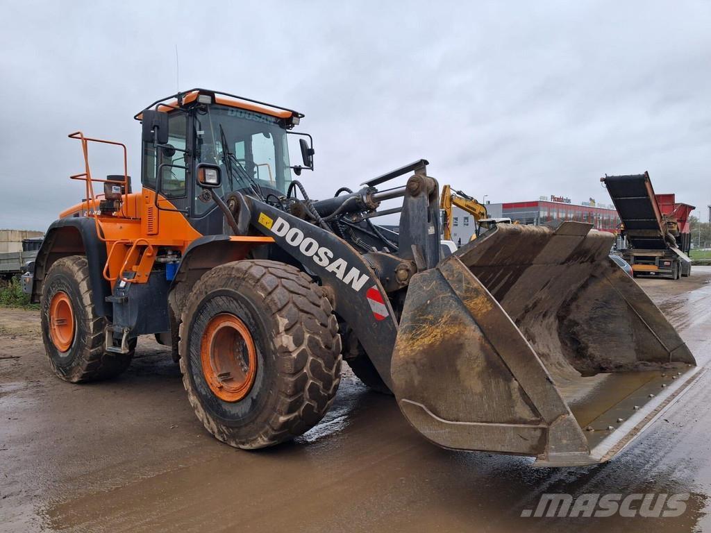 Doosan DL420 لوادر بعجل