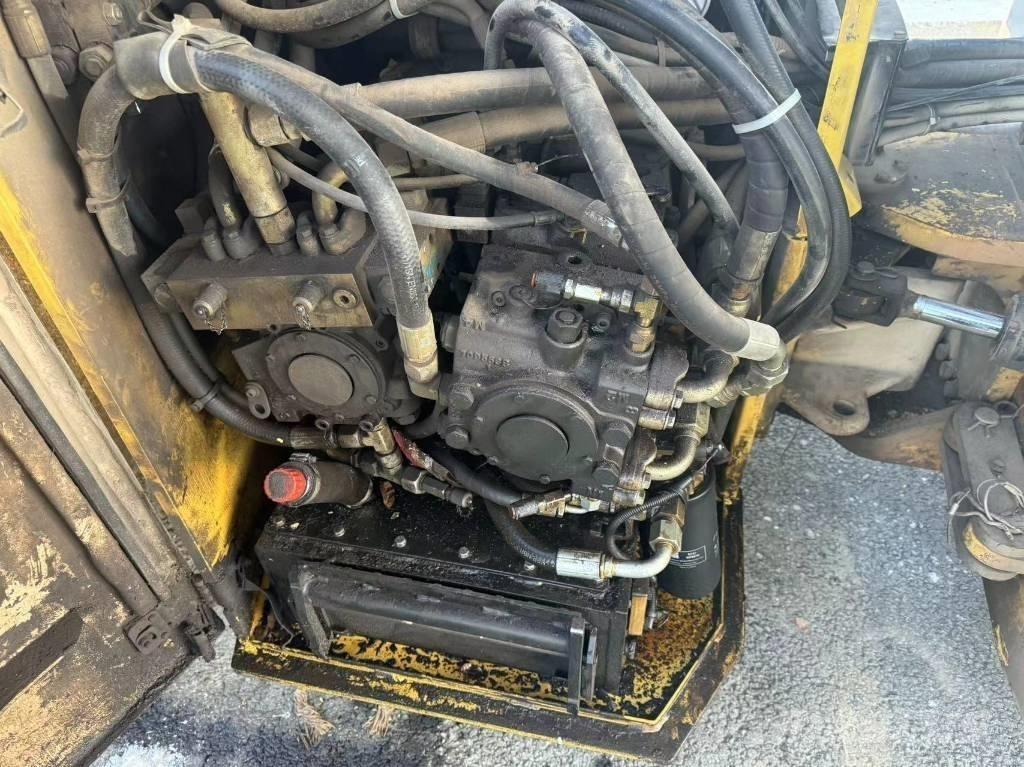 Dynapac CC 422 مداحل ثنائية الاسطوانة