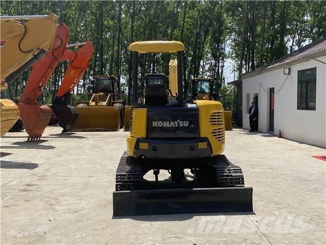 Komatsu PC 35 MR حفارات زحافة