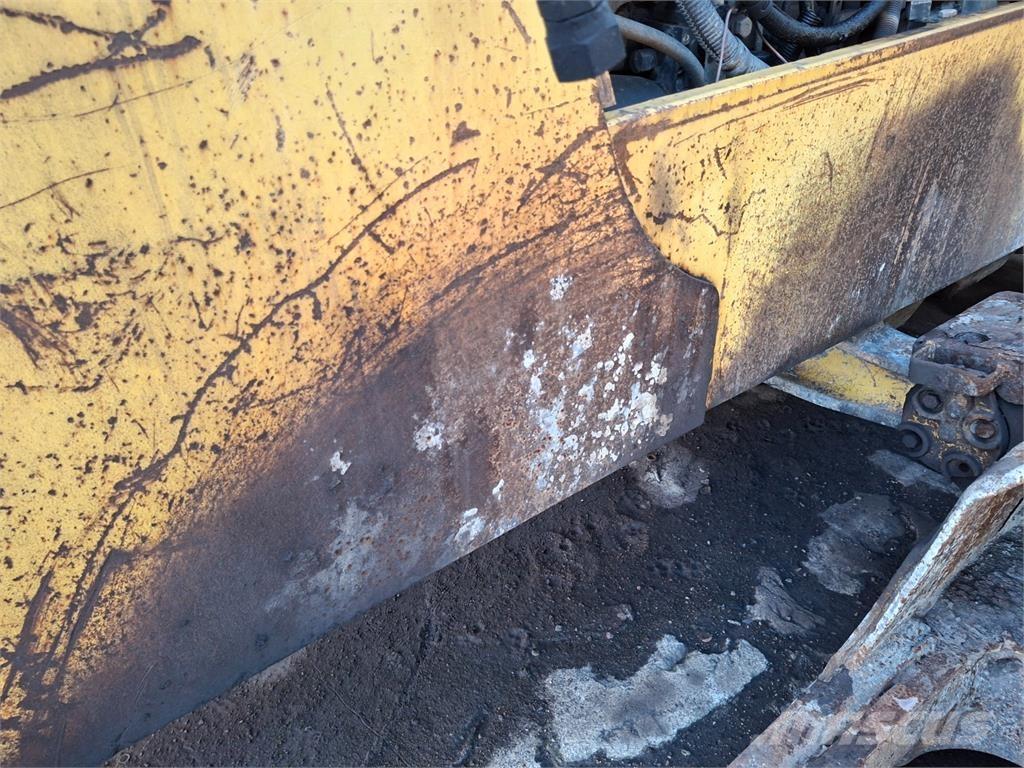 Komatsu D65EX-12 أخرى