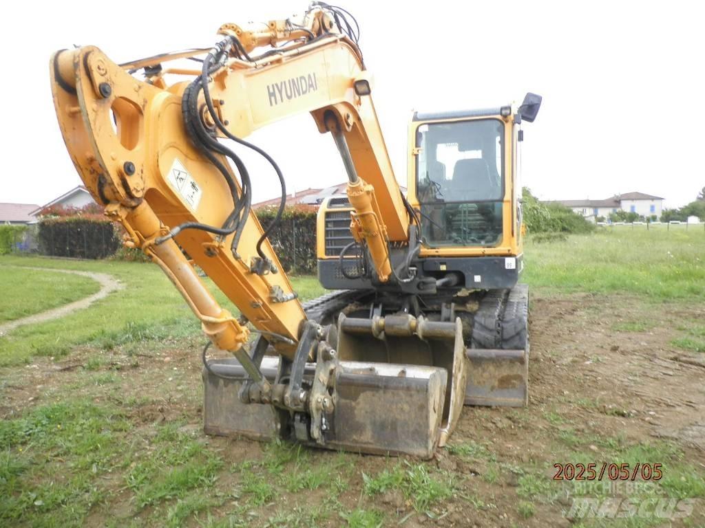 Hyundai R 80 CR-9A حفارات وسط 7 طن - 12 طن