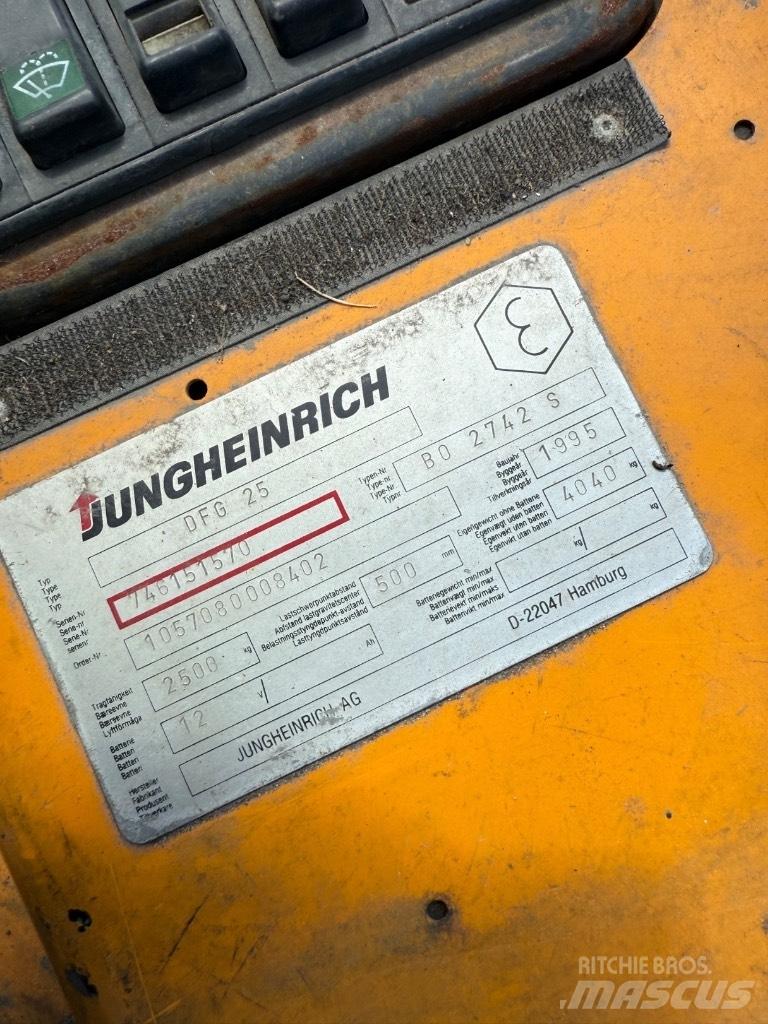 Jungheinrich DFG 25 شاحنات الديزل