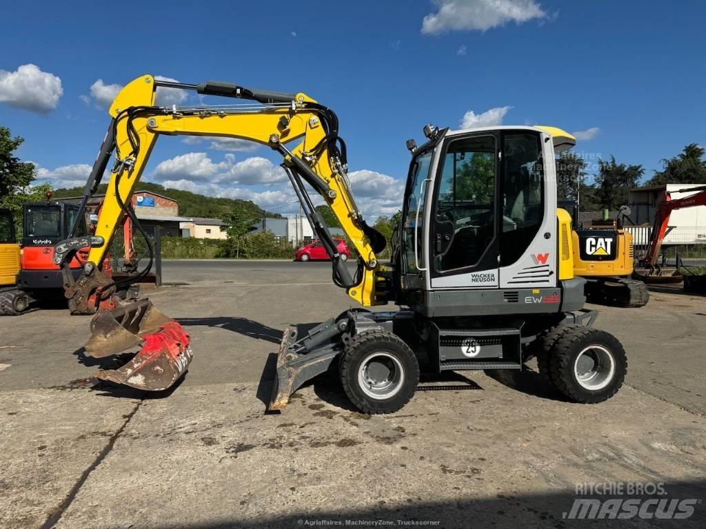 Wacker Neuson EW 65 حفارات بعجل