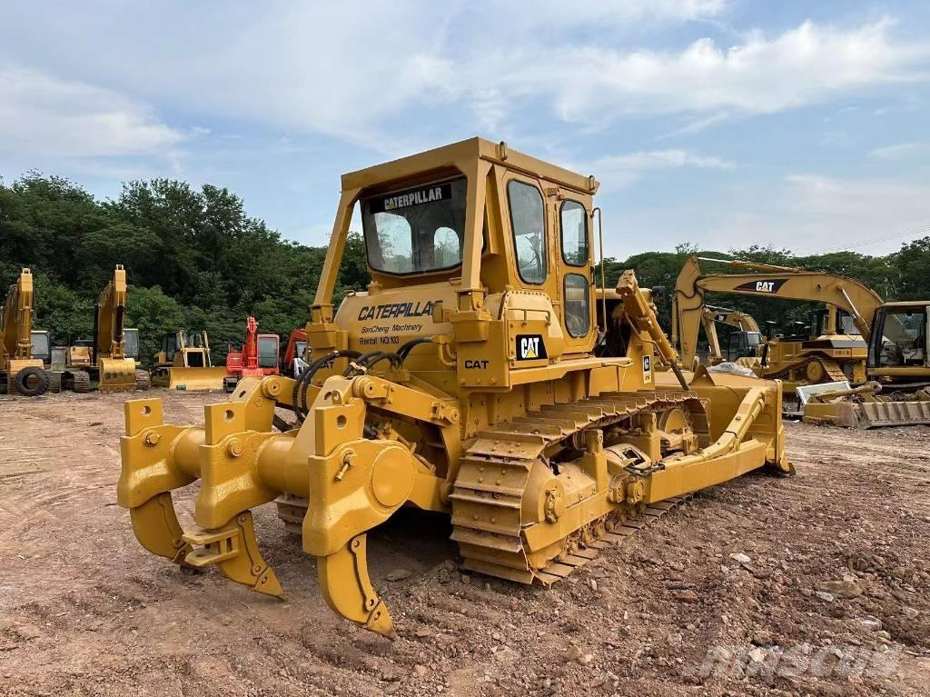 CAT D7G بلدوزرات مجنزرة