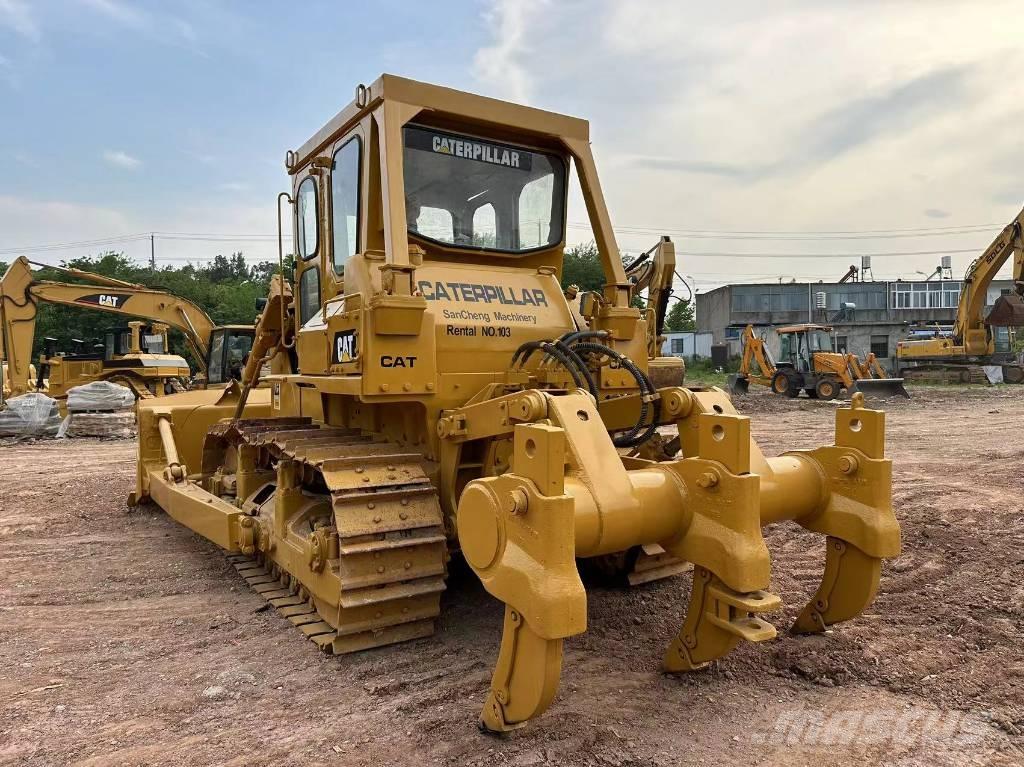 CAT D7G بلدوزرات مجنزرة
