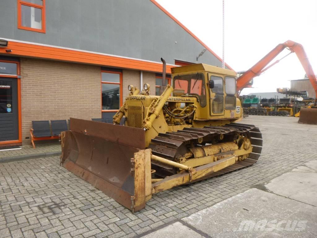CAT D 4 D LGP بلدوزرات مجنزرة