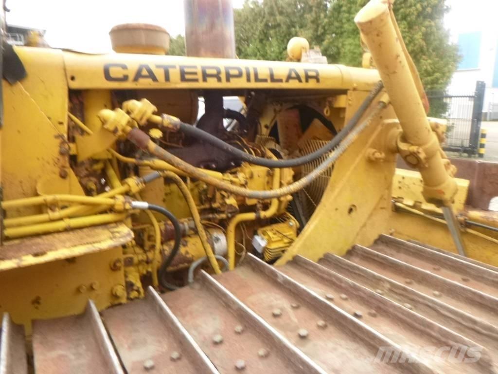 CAT D 4 D LGP بلدوزرات مجنزرة