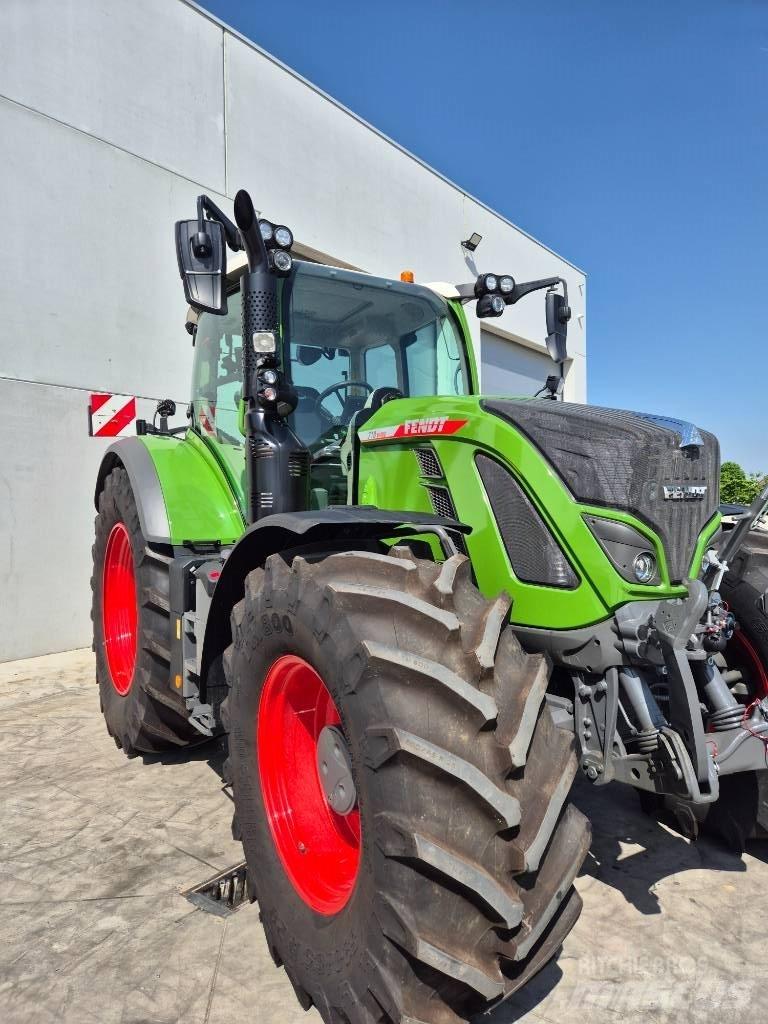 Fendt 718 Vario الجرارات