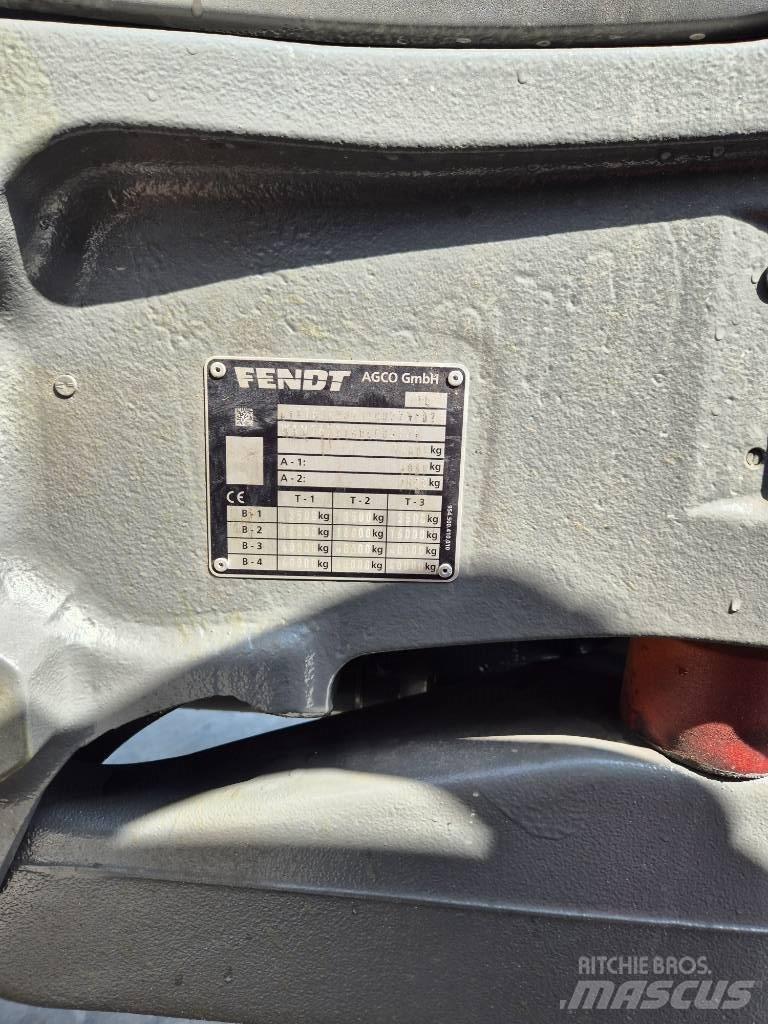 Fendt 718 Vario الجرارات