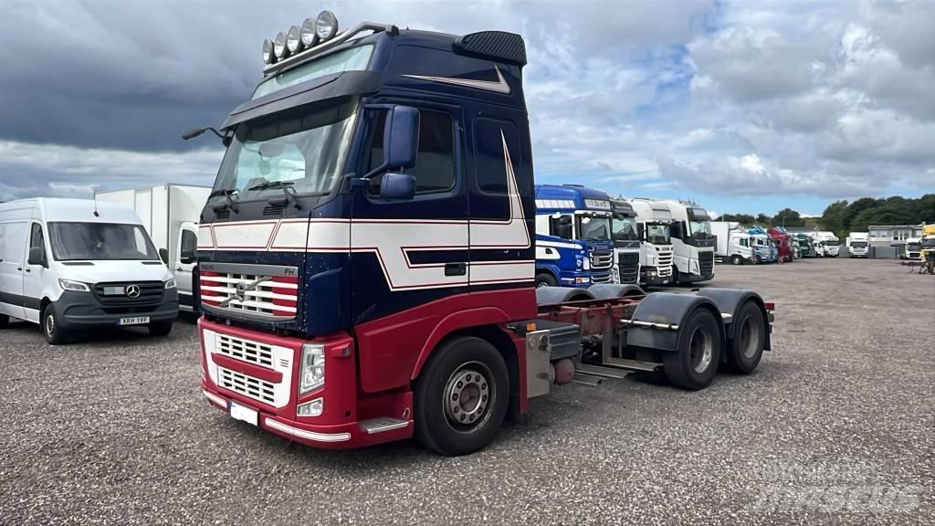 Volvo VOLVO FH 6*2 شاحنات بمقصورة وهيكل