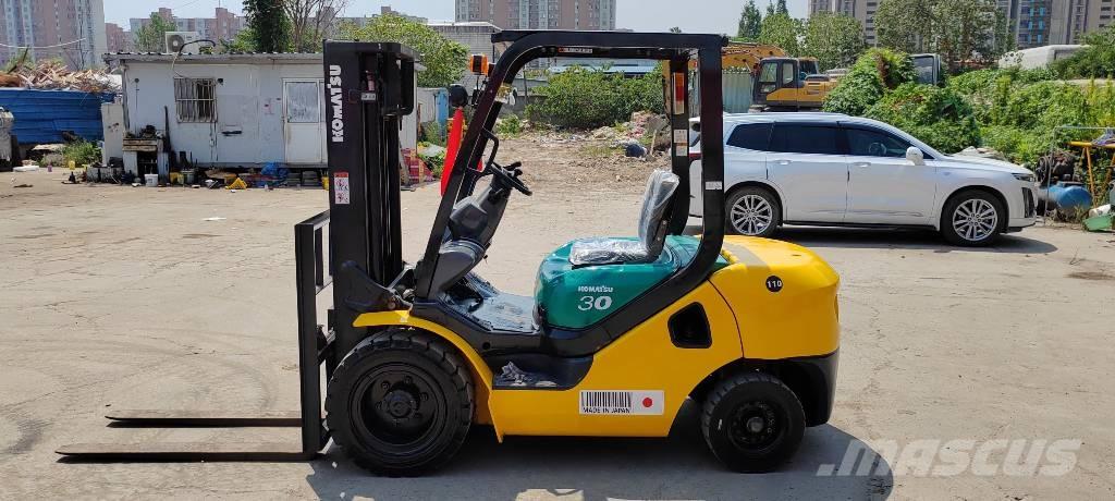 Komatsu 3 شاحنات الديزل