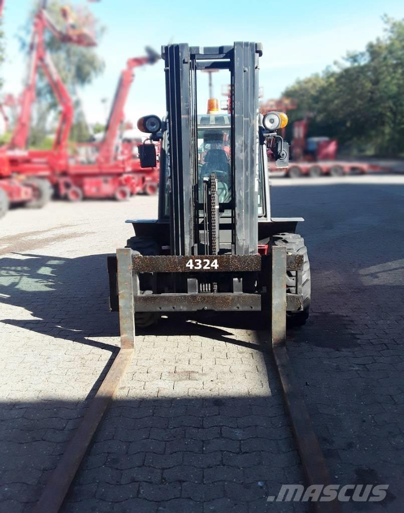 Ausa C 300 H X4 شاحنات الطرق الوعرة