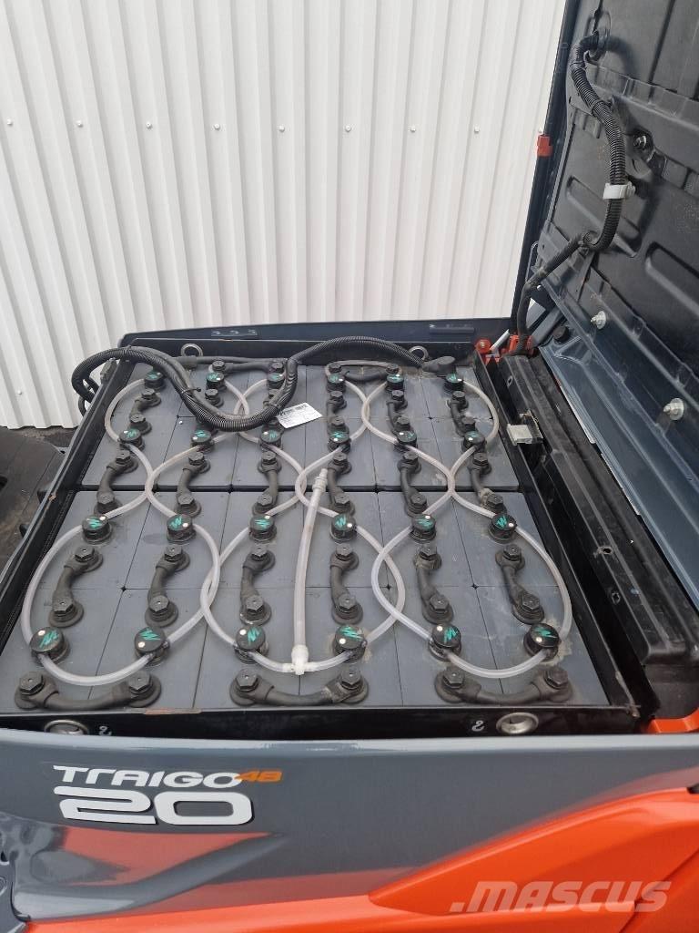 Toyota 8 FBET 20 شاحنات ذات رافعات شوكية تعمل بالكهرباء