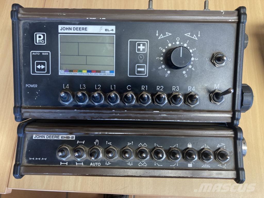 John Deere 732 الرشاشات