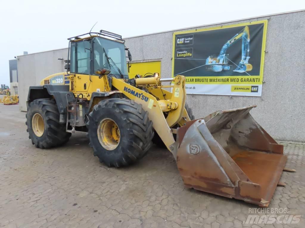 Komatsu WA 320-5 لوادر بعجل